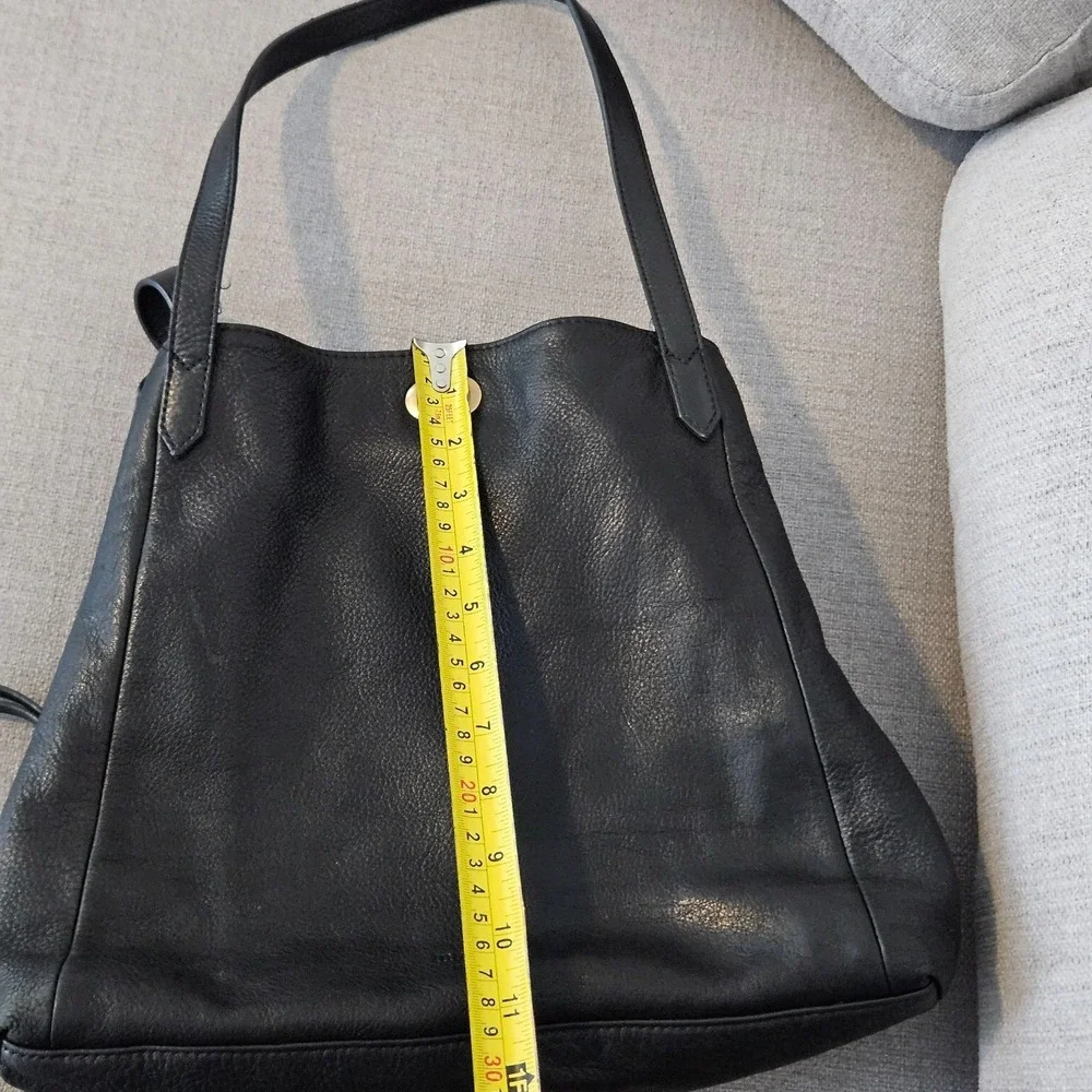 GORGEOUS Margot New York Women's Black Leather Shoulder Bag